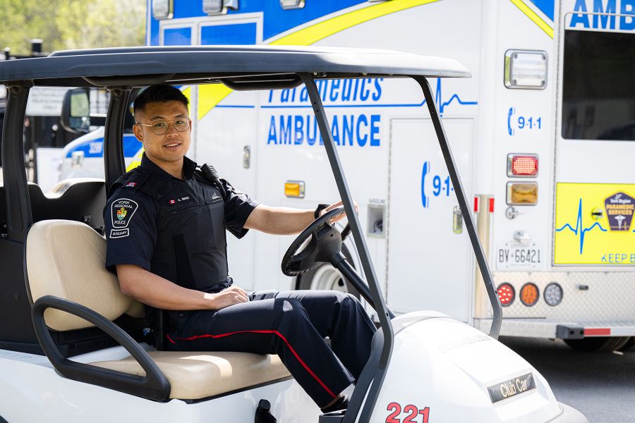 An auxiliary in a golf cart